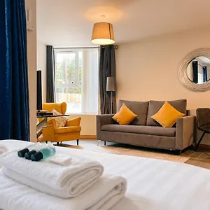 4* Apart-hotel Broc House